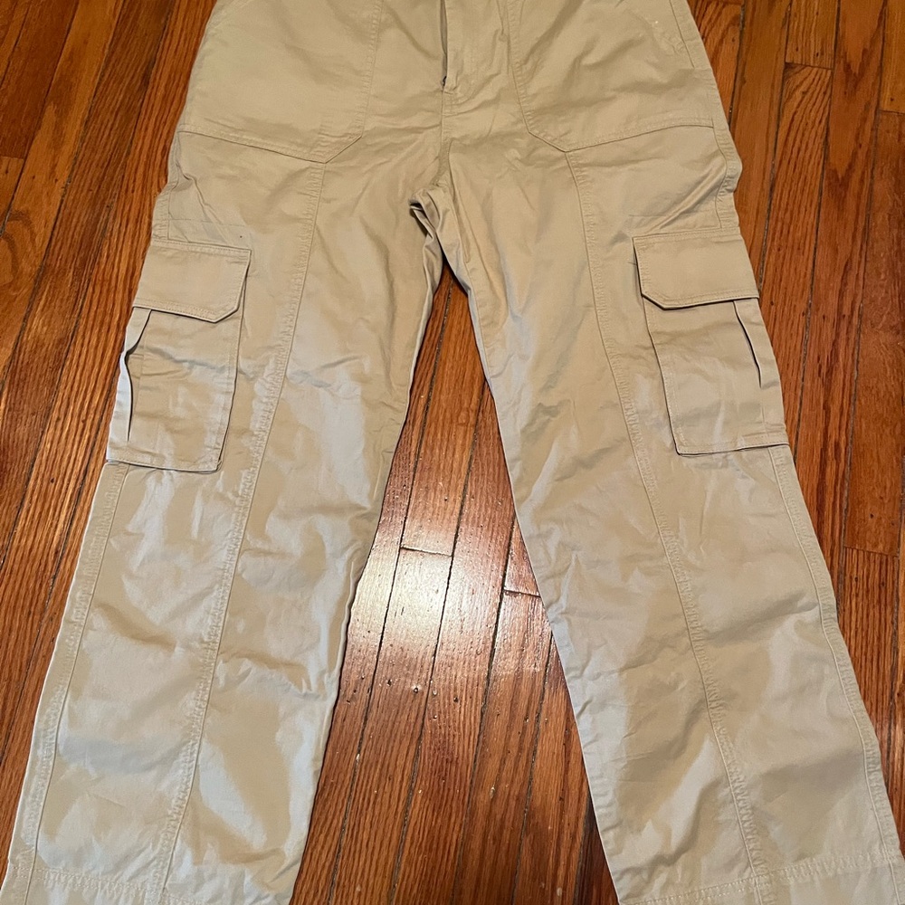 Abercrombie women’s Tan Cargo Pants